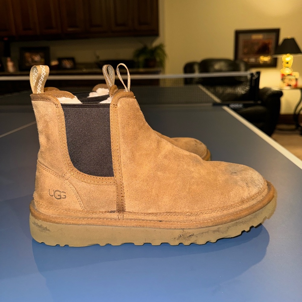Men’s Ugg Chelsea boots 9